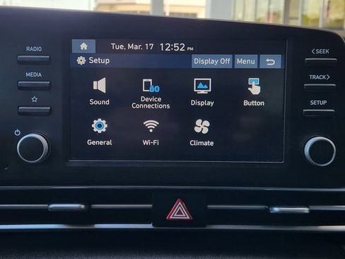 Used 2025 Hyundai Elantra SE FWD image 16