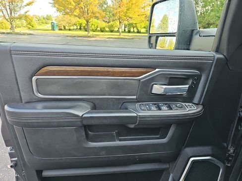 Used 2024 RAM 2500 Laramie AWD/4WD image 16