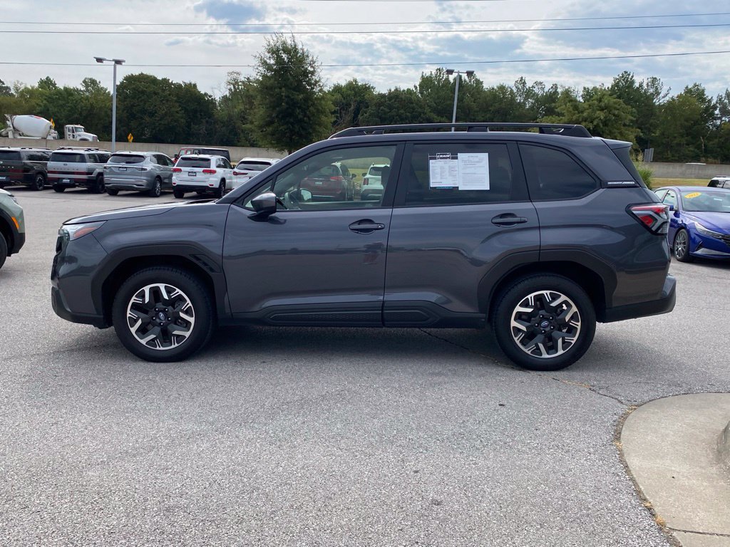 Used 2025 Subaru Forester Premium AWD/4WD image 4