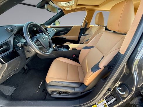 Used 2025 Lexus ES 350 w/ Premium Package FWD image 30