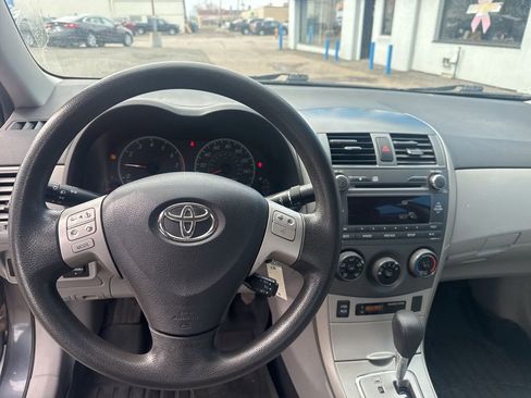 Used 2011 Toyota Corolla LE FWD image 18