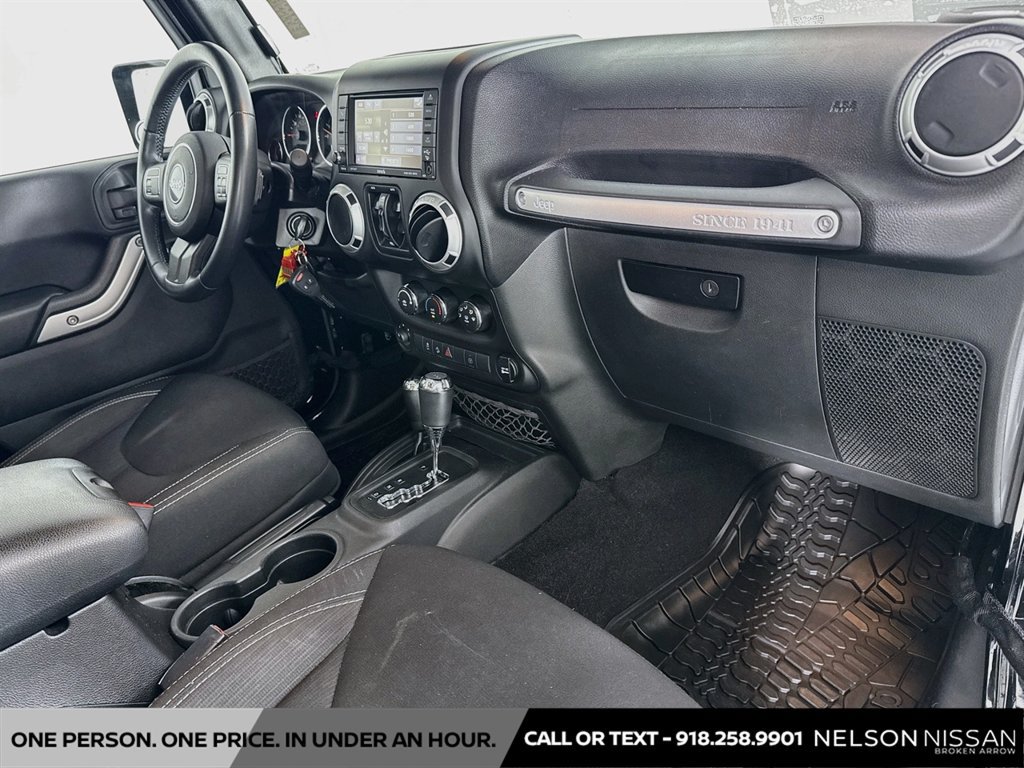 Used 2015 Jeep Wrangler Unlimited Sahara AWD/4WD image 24
