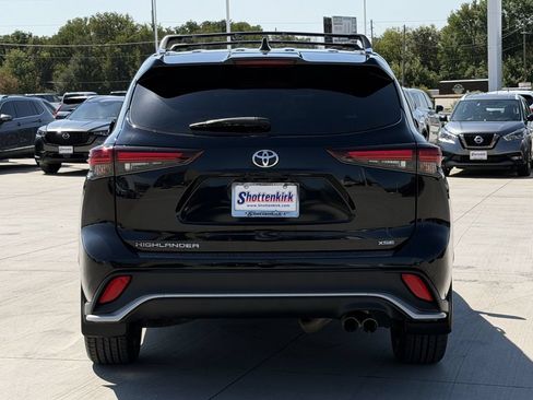 Used 2024 Toyota Highlander XSE FWD image 5
