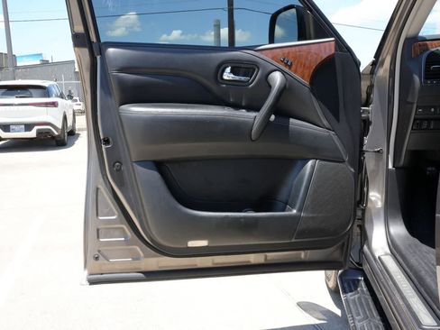 Used 2019 INFINITI QX80 Luxe AWD/4WD image 18