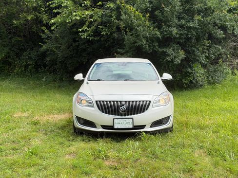 Used 2015 Buick Regal FWD image 2