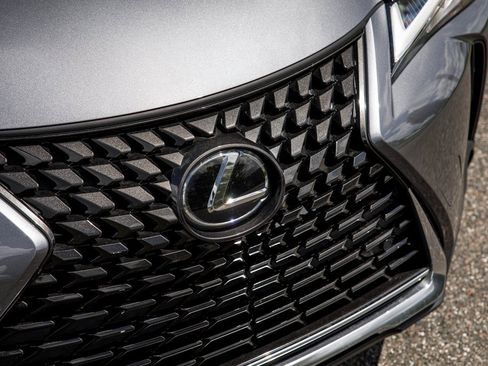 Used 2019 Lexus UX 200 image 12