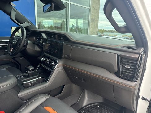 Used 2023 GMC Sierra 1500 AT4 image 13