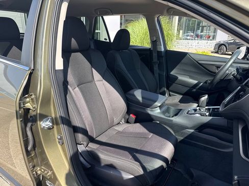 Used 2024 Subaru Outback Premium AWD/4WD image 17