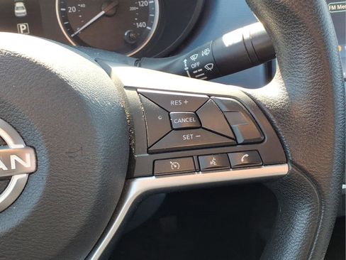 Used 2023 Nissan Versa SV image 15