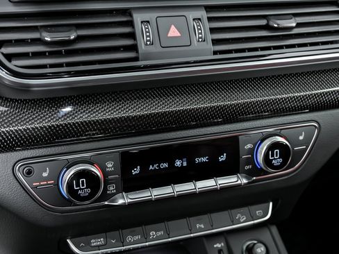 Used 2024 Audi SQ5 Premium Plus image 35