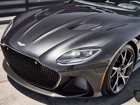 Used 2021 Aston Martin DBS Superleggera RWD image 6