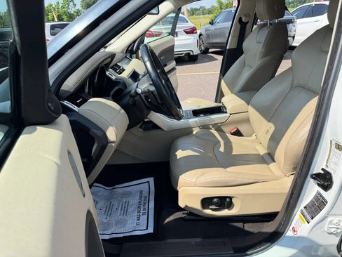 Used 2017 Land Rover Range Rover Evoque SE AWD/4WD image 19