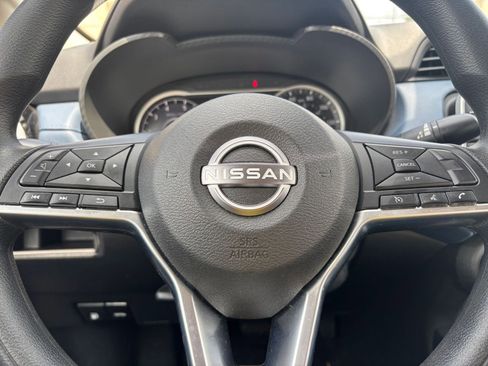 Used 2025 Nissan Versa SV FWD image 25