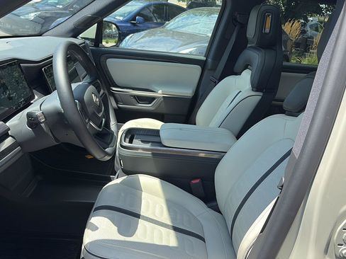 Used 2025 Rivian R1S Adventure AWD/4WD image 15