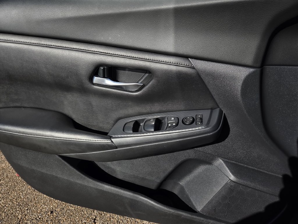 Used 2020 Nissan Sentra SV w/ Trunk Package FWD image 17