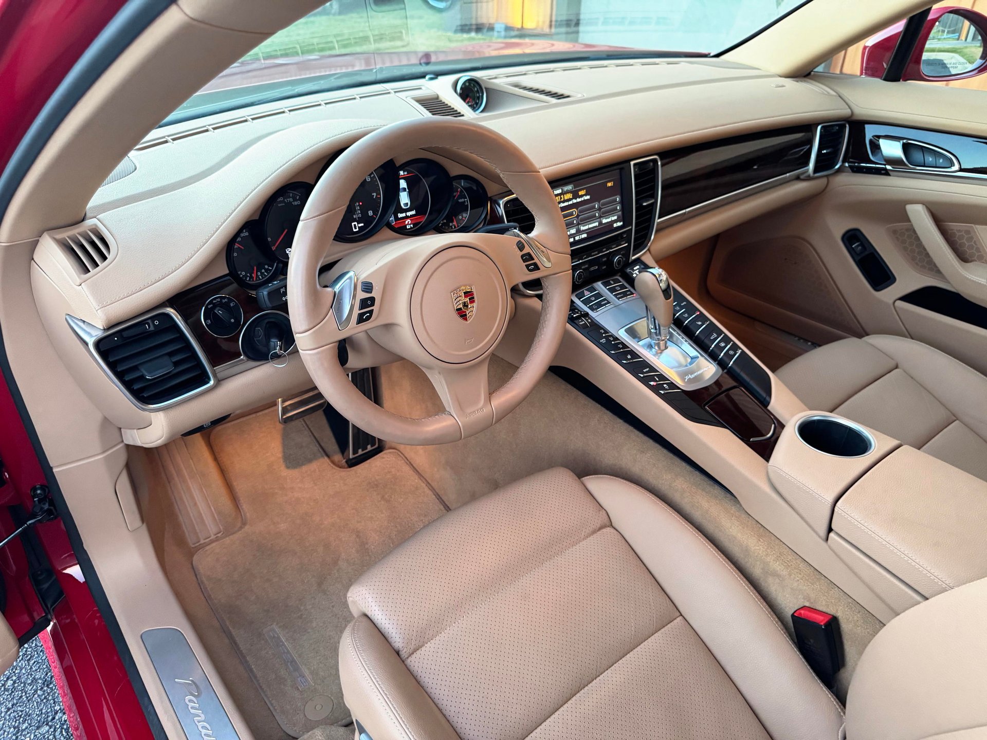 Used 2013 Porsche Panamera image 30