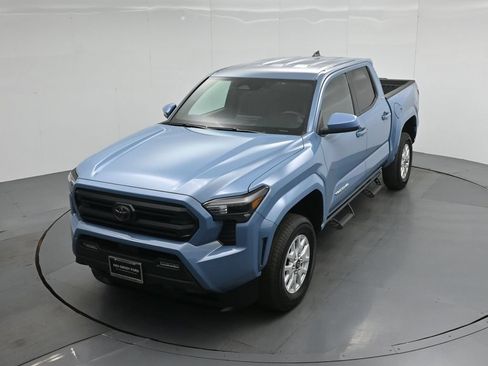 Used 2026 Toyota Tacoma SR5 AWD/4WD image 32
