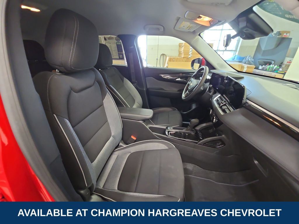 Used 2026 Chevrolet TrailBlazer LT AWD/4WD image 36