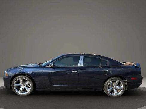 Used 2011 Dodge Charger Rallye RWD image 2