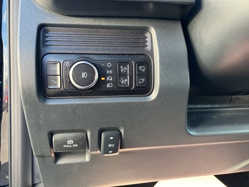 Used 2025 Ford F350 Platinum image 16