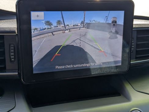 Used 2021 Ford Explorer XLT w/ Equipment Group 202A image 11