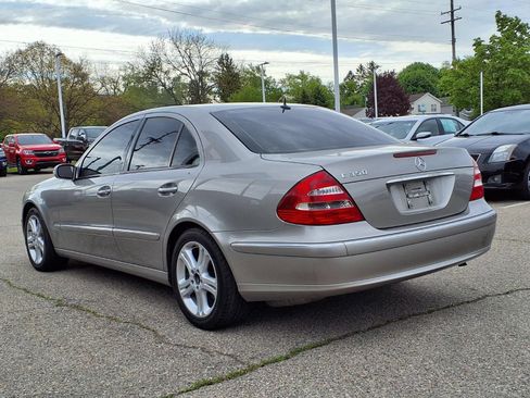 Used 2006 Mercedes-Benz E 350 Sedan w/ Premium Pkg image 7