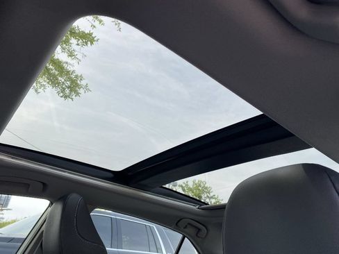 Used 2019 Toyota Camry XSE FWD image 15