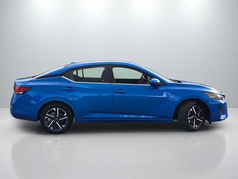 Used 2024 Nissan Sentra SV FWD image 3