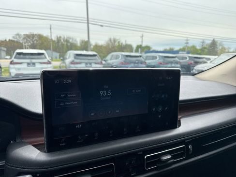 Used 2022 Lincoln Nautilus Reserve AWD/4WD image 17