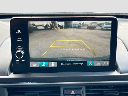 Used 2025 Honda Pilot EX-L image 13