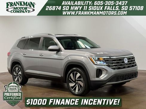 Used 2025 Volkswagen Atlas SEL AWD/4WD image 1