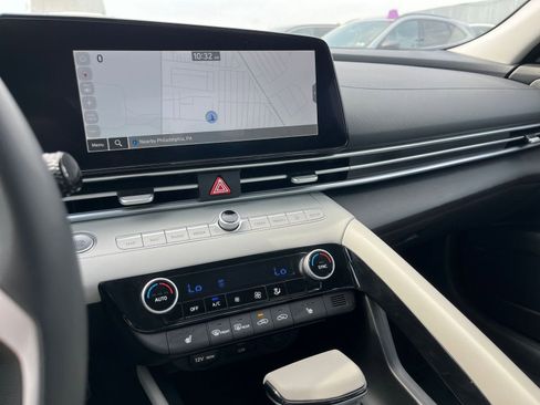 Used 2025 Hyundai Elantra Limited image 20