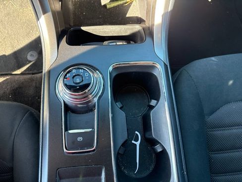 Used 2018 Ford Fusion SE w/ Fusion SE Technology Package FWD image 14