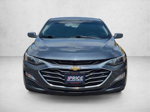 Used 2019 Chevrolet Malibu LT FWD image 2