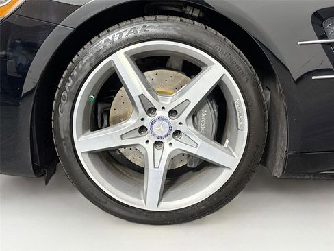 Used 2017 Mercedes-Benz SL 550 image 40