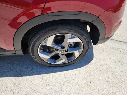 Used 2025 Hyundai Venue SEL FWD image 22