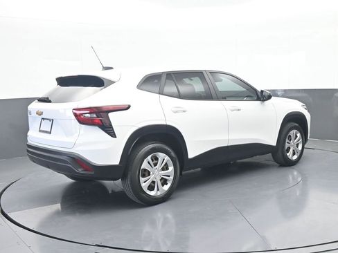 Used 2024 Chevrolet Trax LS FWD image 6