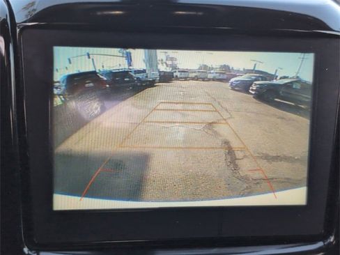 Used 2018 Chevrolet Traverse LT image 14