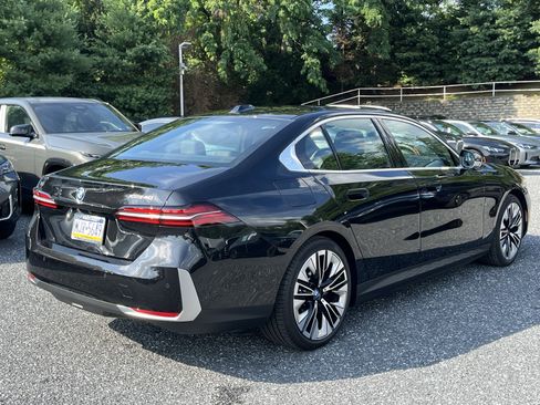 Used 2025 BMW i5 xDrive40 w/ Premium Package image 7