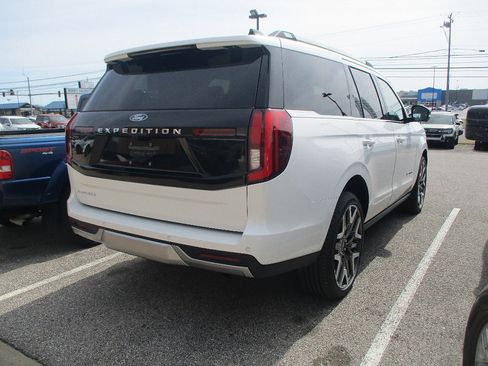 New 2026 Ford Expedition Platinum w/ Platinum Ultimate Package AWD/4WD image 24