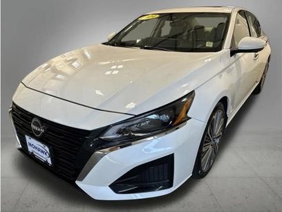 Used 2024 Nissan Altima 2.5 SL