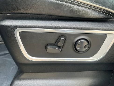 Used 2023 RAM 1500 Laramie AWD/4WD image 29