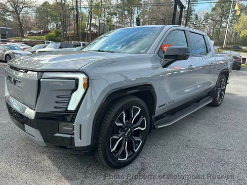 Used 2024 GMC Sierra EV Denali image 7