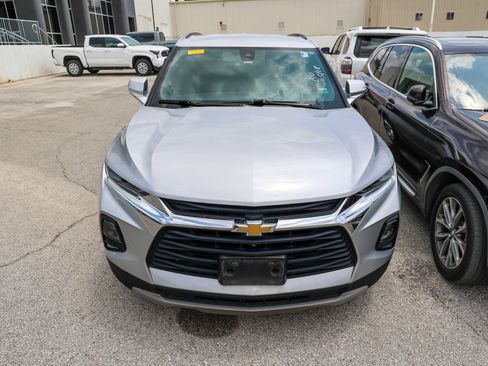Used 2019 Chevrolet Blazer LT w/ Sound & Technology Package FWD image 5