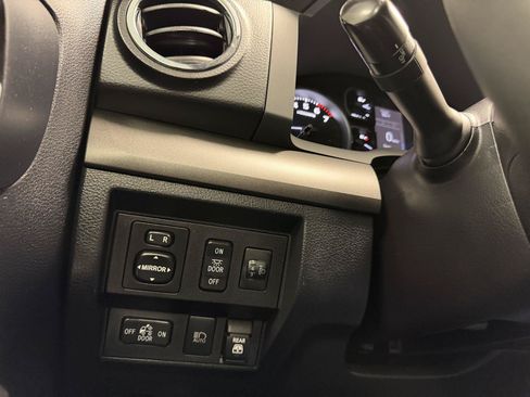 Used 2021 Toyota Tundra SR5 w/ SR5 Leather Package AWD/4WD image 26