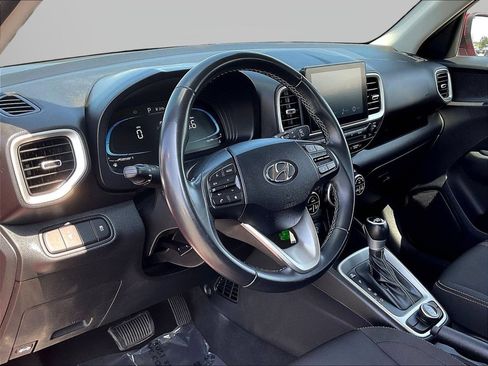 Certified 2023 Hyundai Venue SEL FWD image 18