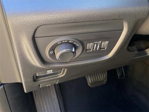 Used 2023 Jeep Grand Cherokee Altitude image 15