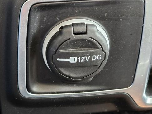 Used 2020 Jeep Wrangler Unlimited Sahara image 13