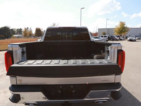 Used 2022 GMC Sierra 1500 SLT w/ SLT Premium Plus Package image 8