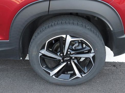 Used 2022 Chevrolet TrailBlazer RS w/ Technology Package image 12
